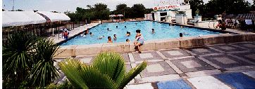 smallswimmingpool.jpg (18206 bytes)